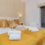 Stunning Apartment With Parking In Gdansk Lower Town By Renters Prestige