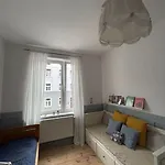 Przestronne Mieszkanie W Kamienicy