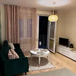 Apartament Wakcyjny Przy Ulicy Paryzntow