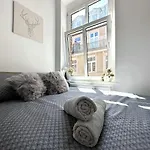 Mmrent Wild Room