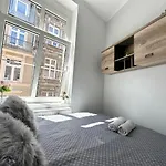 Mmrent Wild Room
