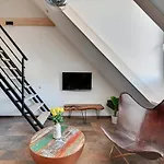 Cozy Loft With Old Town View - Free Parking
