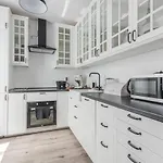 Golden Apartments Gdansk - Cozy Studio - Great Location&Kollotaja