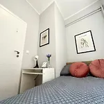 Simplicity Room