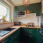 Fresh Industrial Apartment With Best Public Transport