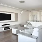 Marina Apartment Blanco