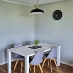 Apartament Z Zolta Osmiornica