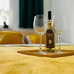 Glamour Apartment