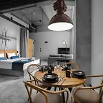 Montownia Lofts & Experience