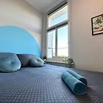 Mmrent Miami Room