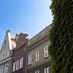 Classic Apartment With Private Sauna In Old Town