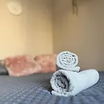 Mmrent Desert Room