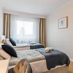 Golden Reagan By Aparo - Nowy Apartament, Winda, Lozeczko Turystyczne, Plaza 500M, Balkon, 2 Sypialnie Oraz Salon, Rowerownia, Biurko