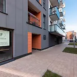 City Center Spa Apartments Pool & Parking