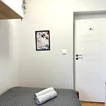 Mmrent Tiger Room