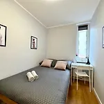 Mmrent Bubble Gum Room