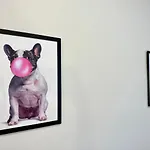 Mmrent Bubble Gum Room