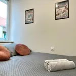 Mmrent Pirate Room