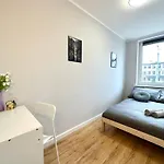 Mmrent Waterfall Room
