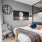 Deo Plaza - Apartments At The Old Town