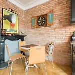 3 City Apartments - Danziger