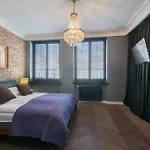 3 City Apartments - Danziger