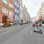 3 City Apartments - Danziger