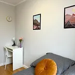Mmrent Moonlight Room