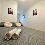 Mmrent Stag Room