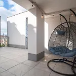 M&J Apartments - Garden Gates