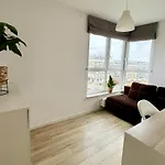 Przytulna Apartment Close To The Airport And Pkm