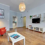 City Center, Art House & Family Stay By Downtown Apartments