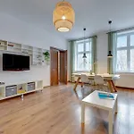 City Center, Art House & Family Stay By Downtown Apartments