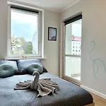 Mmrent Pussycat Room