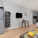 Studio Fahrenheit In Central Gdansk By Noclegi Renters