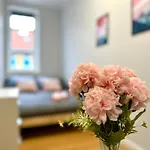 Mmrent Pink Room