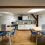 Sea World Apartments Mansarda