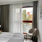Egh Waterlane Island Apartment