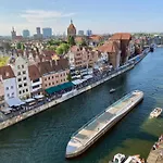Hello Apartments Amazing River View 4 Bedrooms & Balcony