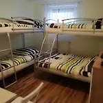 Hostel52