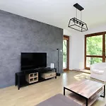 Nadmorski Dwor 9