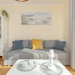 Sunny Apartment With Parking & Garden By Noclegi Renters