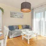 Sunny Apartment With Parking & Garden By Noclegi Renters