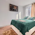 Platinium Red Brick Apartment - Bema