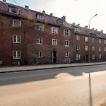 Platinium Red Brick Apartment - Bema