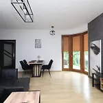 Nadmorski Dwor 10