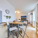 Apartament Z Balkonem I Bezplatnym Parkingiem