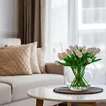 Golden Azzure By Grand Apartments