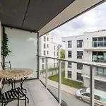 Golden Azzure By Grand Apartments
