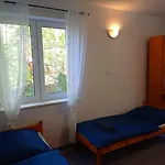 Gdansk Tanie Noclegi Pokoj Nr 2 1-3 Osobowy Z Lazienka Na Korytarzu